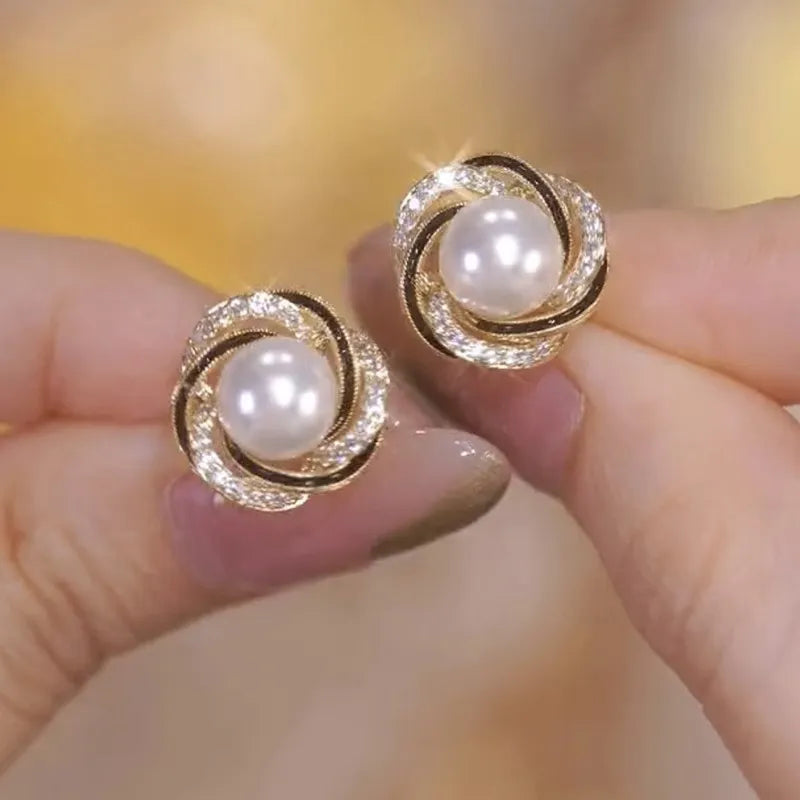Argollas "Graceful Pearl" ETERNITY - Baño de Oro y Perla Pendiente