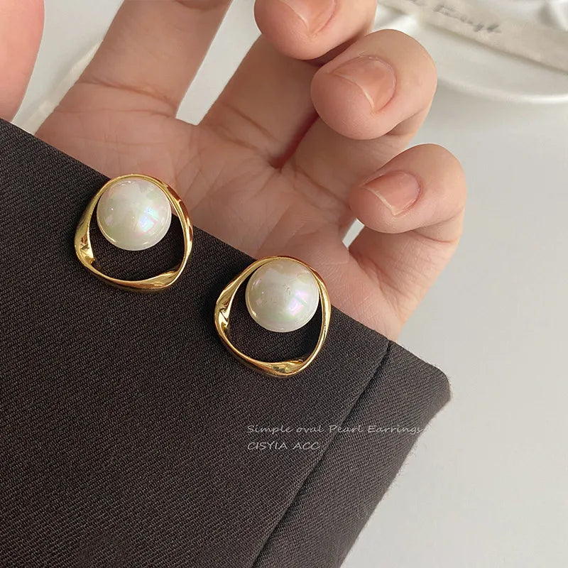 Argollas "Graceful Pearl" ETERNITY - Baño de Oro y Perla Pendiente