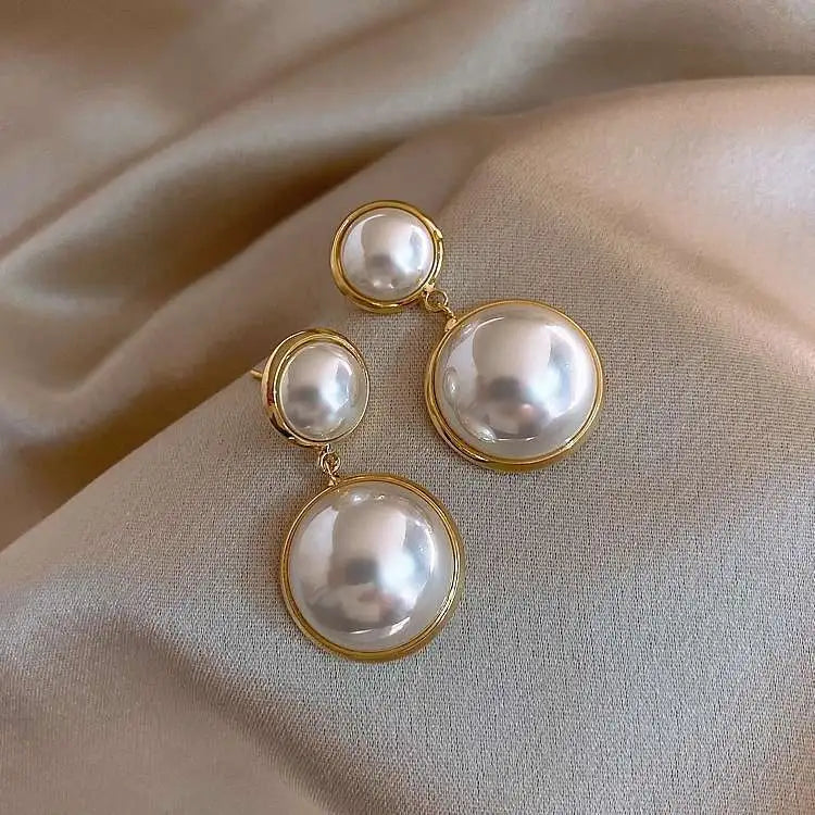 Argollas "Graceful Pearl" ETERNITY - Baño de Oro y Perla Pendiente
