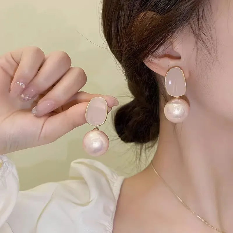 Argollas "Graceful Pearl" ETERNITY - Baño de Oro y Perla Pendiente