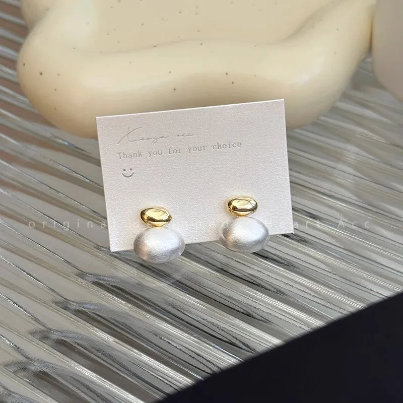 Argollas "Graceful Pearl" ETERNITY - Baño de Oro y Perla Pendiente