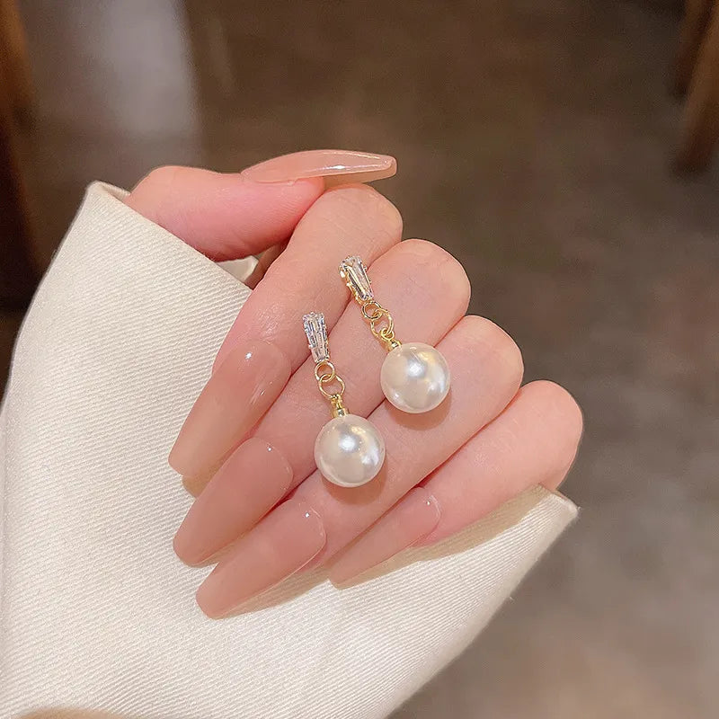 Argollas "Graceful Pearl" ETERNITY - Baño de Oro y Perla Pendiente