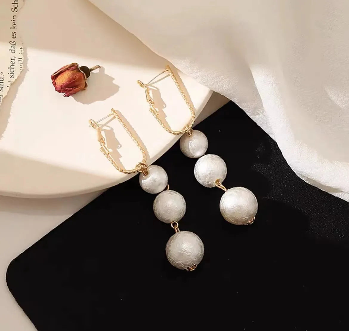 Argollas "Graceful Pearl" ETERNITY - Baño de Oro y Perla Pendiente