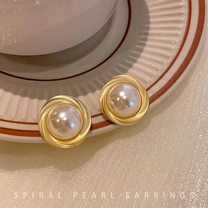 Argollas "Graceful Pearl" ETERNITY - Baño de Oro y Perla Pendiente