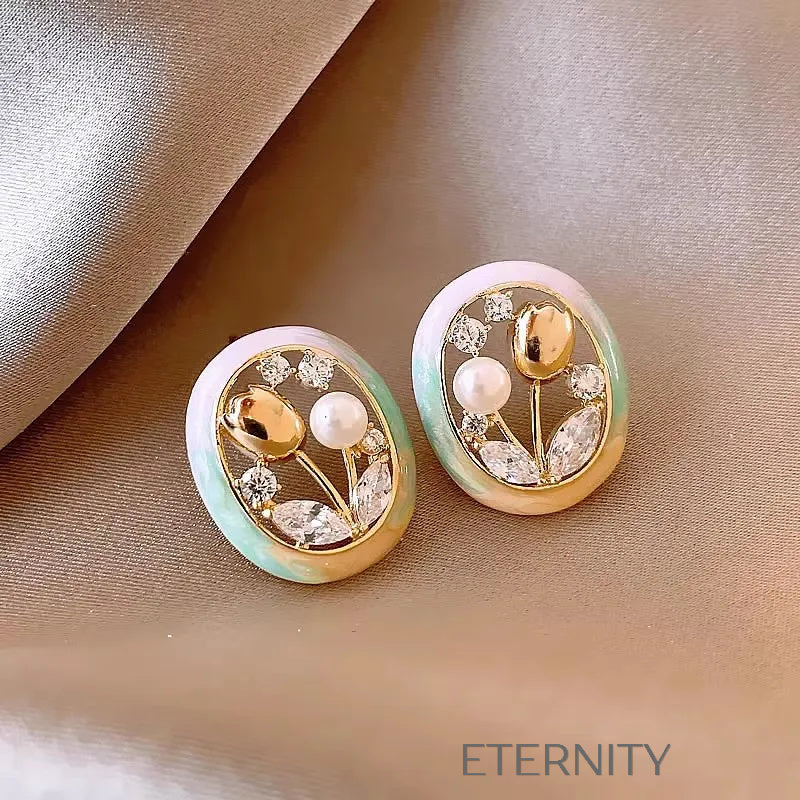 Zarcillos Enchanted Bloom Tulipanes y Perlas  Zarcillos Dorado Unica Acero Inoxidable  ETERNITY
