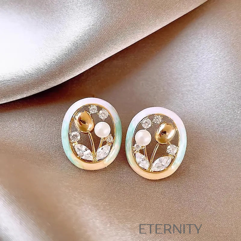 Zarcillos Enchanted Bloom Tulipanes y Perlas  Zarcillos Dorado Unica Acero Inoxidable  ETERNITY