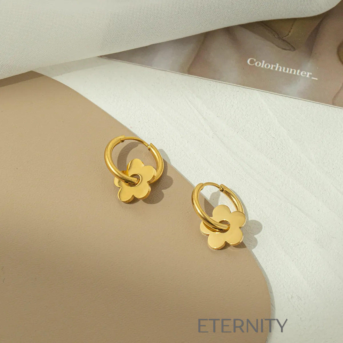 Mini Argollas con Dije de Flor en Oro y Plata  Zarcillos Dorado Unica Acero Inoxidable  ETERNITY