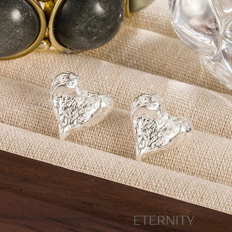 Zarcillos de Corazón con Textura Martelada Eternal Molten  Zarcillos Dorado Unica Acero Inoxidable  ETERNITY