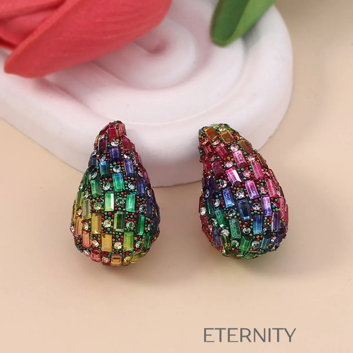 Zarcillos Rainbow Crystal en Forma de Gota con Micro Pavé de Colores  Zarcillos Negro Unica Acero Inoxidable  ETERNITY