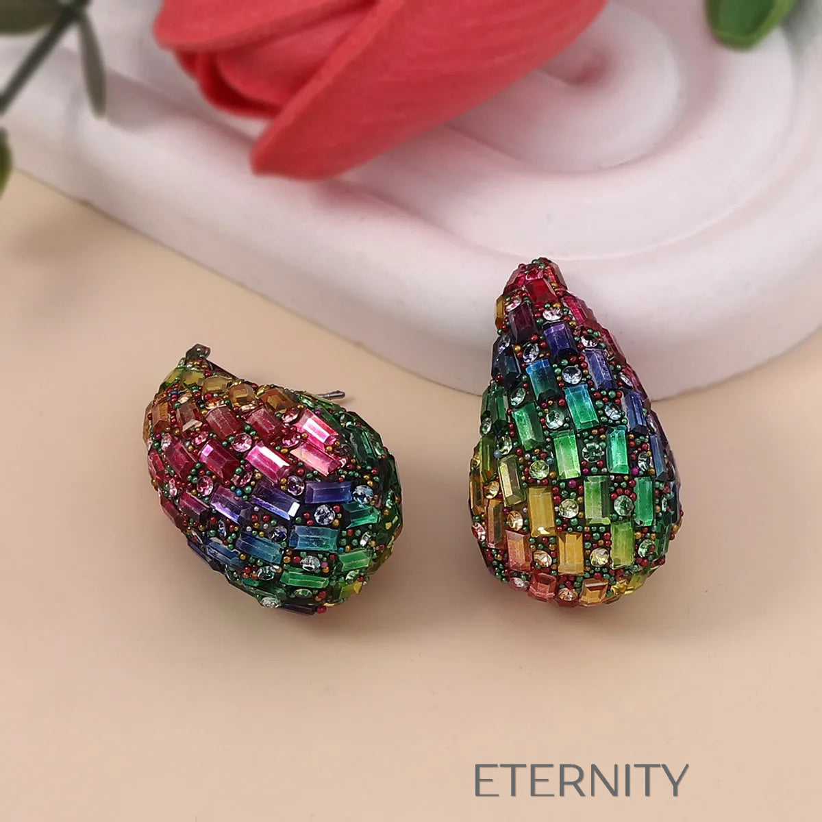 Zarcillos Rainbow Crystal en Forma de Gota con Micro Pavé de Colores  Zarcillos Negro Unica Acero Inoxidable  ETERNITY