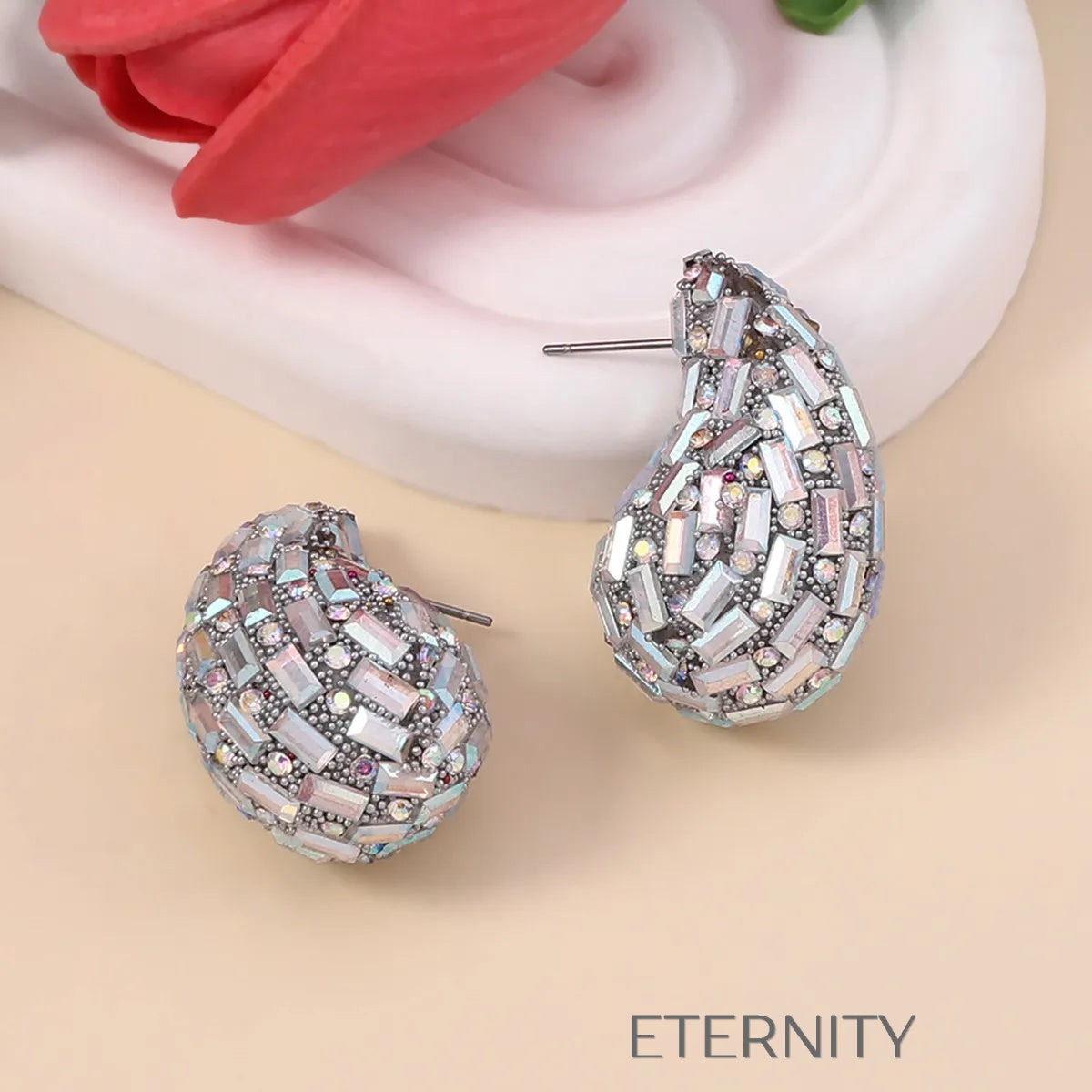 Zarcillos Rainbow Crystal en Forma de Gota con Micro Pavé de Colores  Zarcillos Negro Unica Acero Inoxidable  ETERNITY
