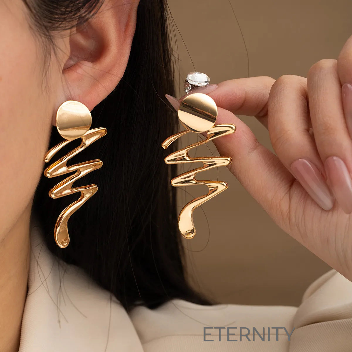 Zarcillos Abstract Wave de Diseño Escultural en Oro y Plata  Zarcillos Plateado Unica Acero Inoxidable  ETERNITY