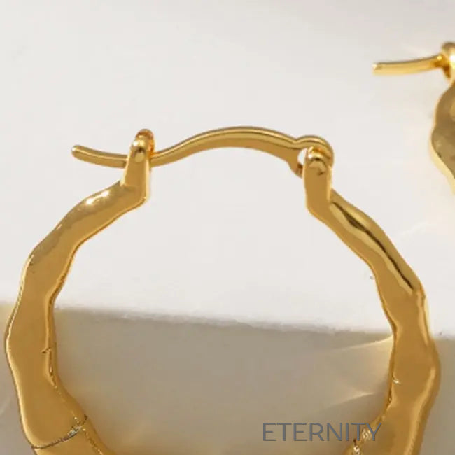 Zarcillos de Aro Ethereal Hammered con Textura Orgánica e Irregular  Zarcillos Dorado Unica Acero Inoxidable  ETERNITY