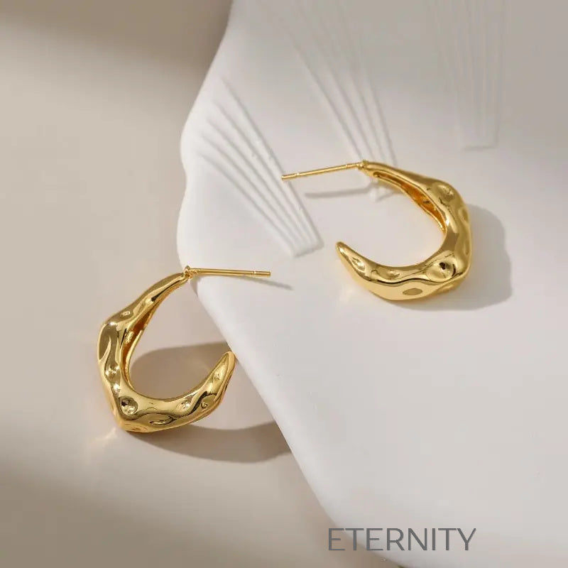 Zarcillos de Aro Ethereal Hammered con Textura Orgánica e Irregular  Zarcillos Dorado Unica Acero Inoxidable  ETERNITY