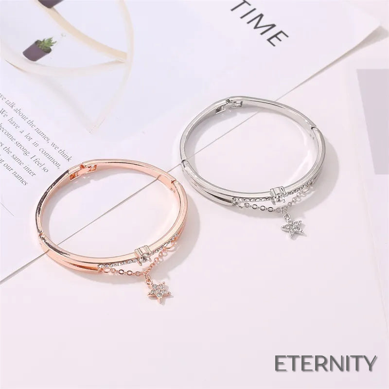 Pulsera Femenina Delicada con Hilera de Cristales y Dije de Estrella - ETERNITY