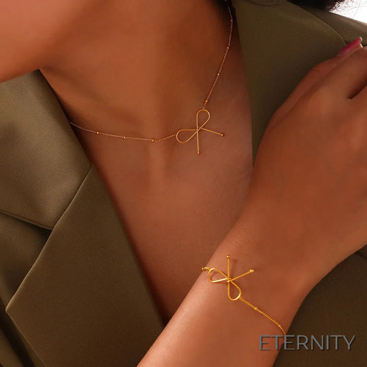 Delicado Conjunto Femenino con Diseño de Lazo Minimalista - ETERNITY