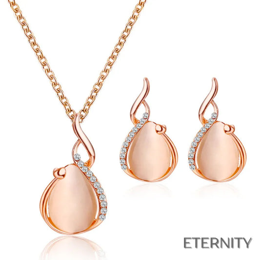 Elegante Conjunto Femenino con √ìpalos Claros y Detalles Brillantes - ETERNITY