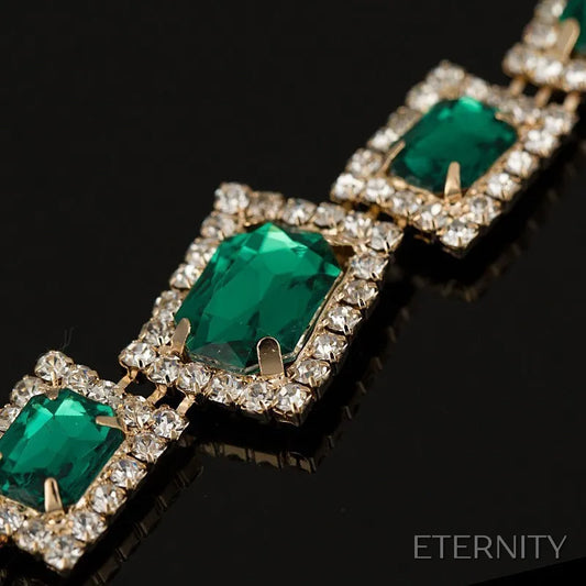Pulsera Femenina Dorada con Gemas Verdes Esmeralda y Detalles Brillantes - ETERNITY
