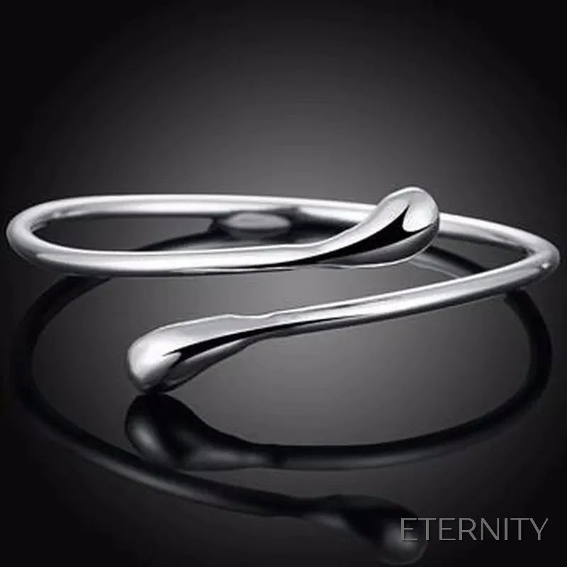 Set de Accesorios Minimalista Plateado con Diseño de Gota de Agua (4 Piezas) - ETERNITY