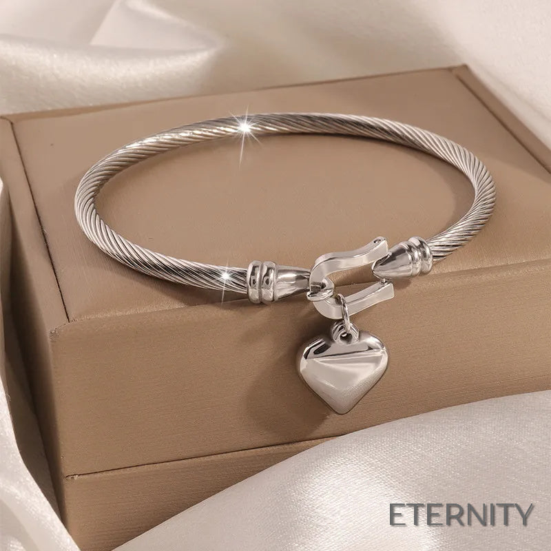 Pulseras Rígidas Trenzadas con Colgante de Corazón - ETERNITY