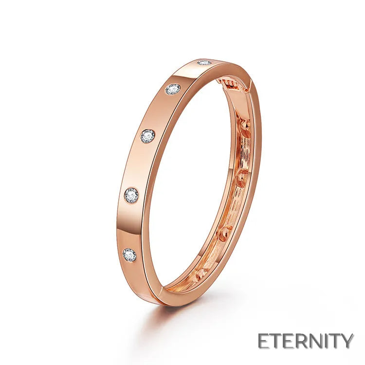 Brazaletes Modernos para Mujer: Diseño Liso con Acentos Brillantes en Tres Tonos - ETERNITY -