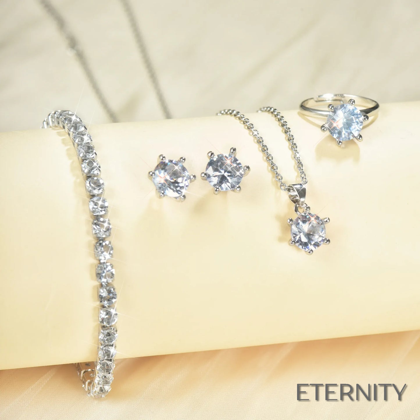 Set de Cuatro Piezas Chic con Circonitas - ETERNITY