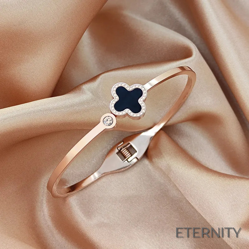 Pulseras Minimalistas con Diseño de Trébol de Cuatro Hojas - ETERNITY