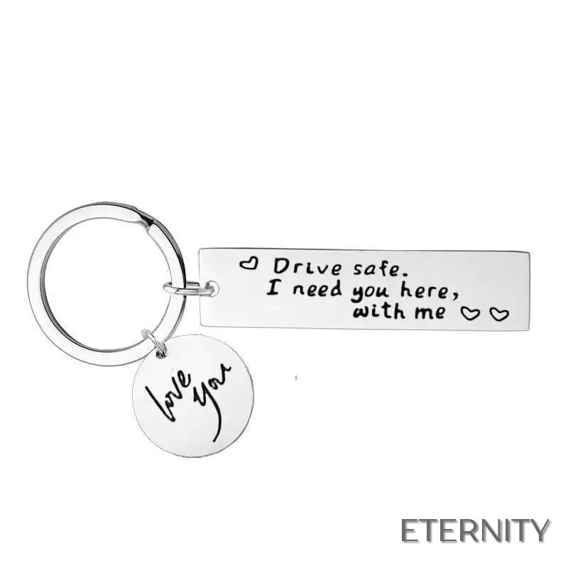 Llavero con Placa Grabada "Drive Safe" y Dije "Love You" - ETERNITY