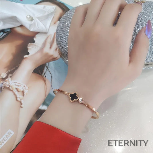 Pulseras Minimalistas con Diseño de Trébol de Cuatro Hojas - ETERNITY