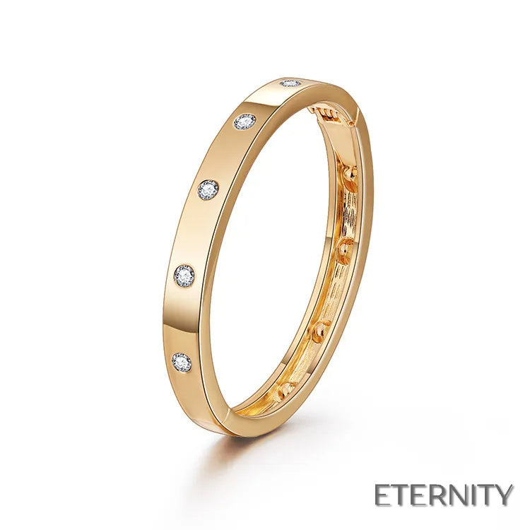 Brazaletes Modernos para Mujer: Diseño Liso con Acentos Brillantes en Tres Tonos - ETERNITY -