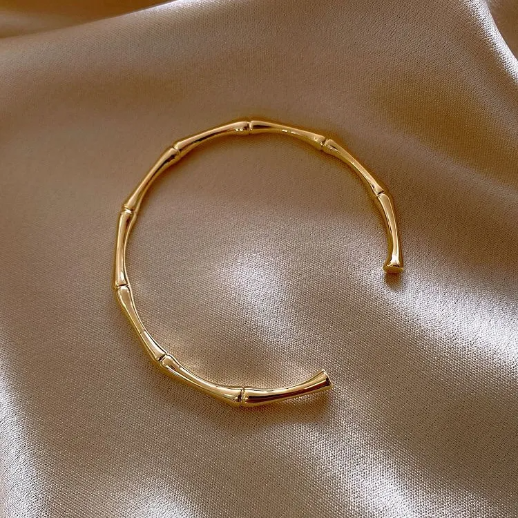 Pulsera Elegante con Forma de Bambú Dorada - ETERNITY