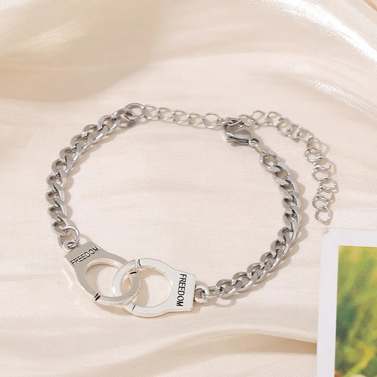 Brazalete Plateado de Cadena con Dijes de Esposas "FREEDOM" para Hombre - ETERNITY