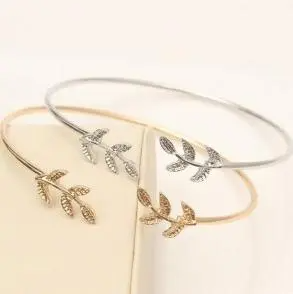 Elegancia Femenina: Brazalete Fino con Dise√±o de Hojas - ETERNITY
