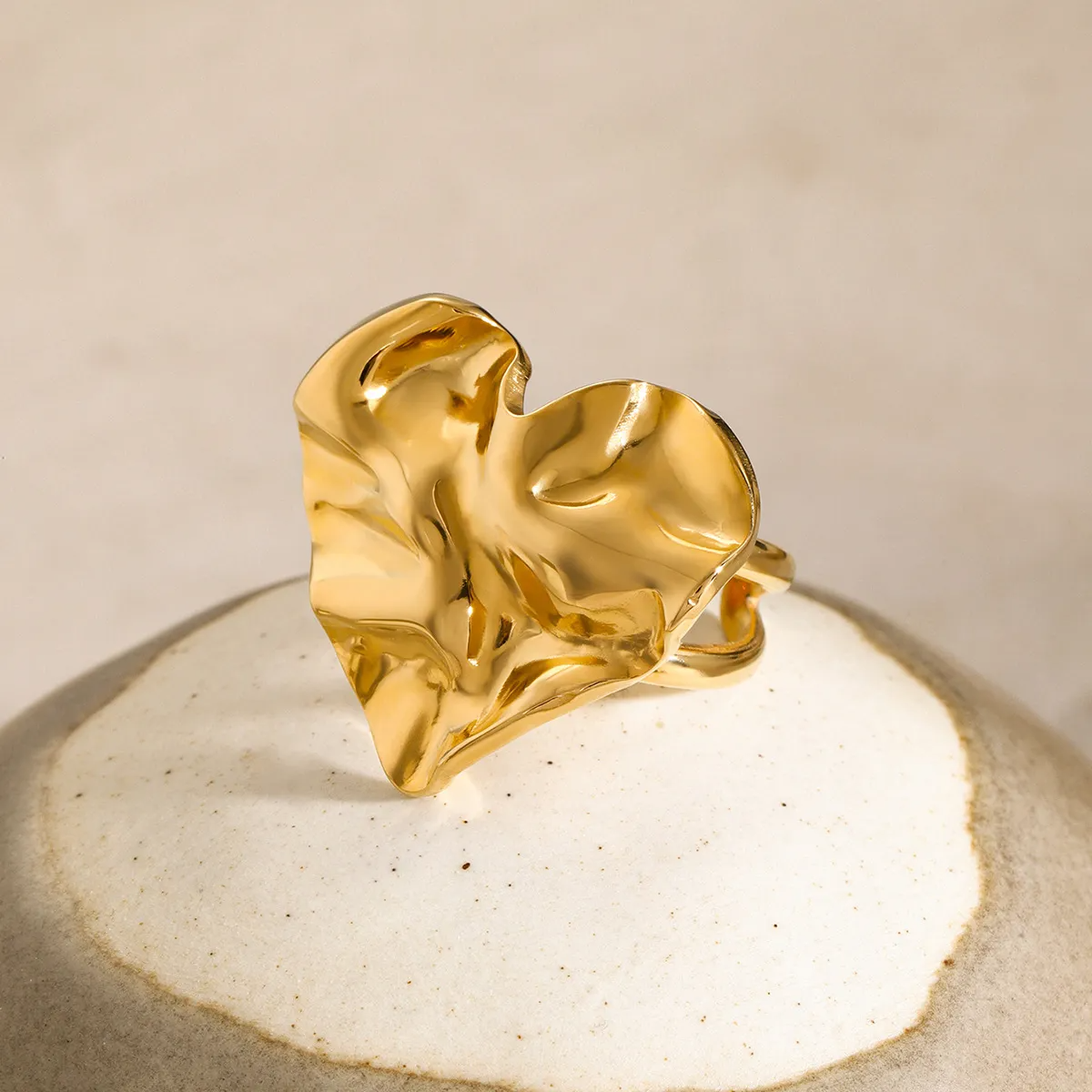 Anillo Corazón Irregular de Acero Dorado - ETERNITY