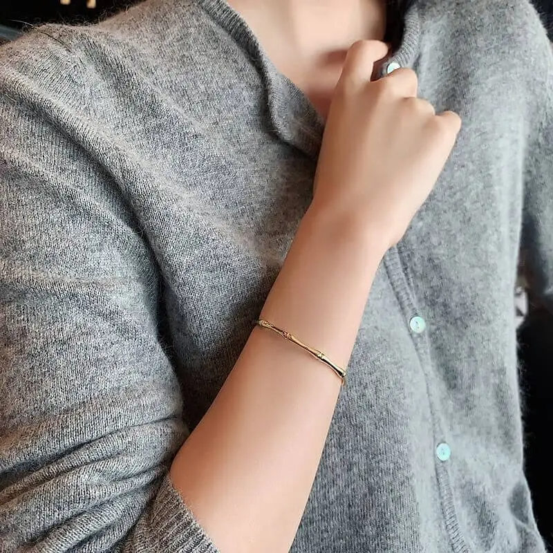 Pulsera Elegante con Forma de Bambú Dorada - ETERNITY